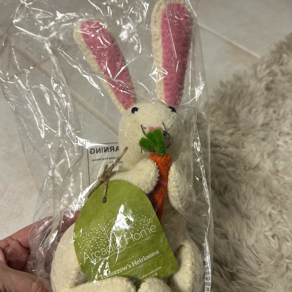 Arcadia Home bunny in hand felt wool - Picture 5 of 8